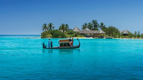 Sailing on a dhoni